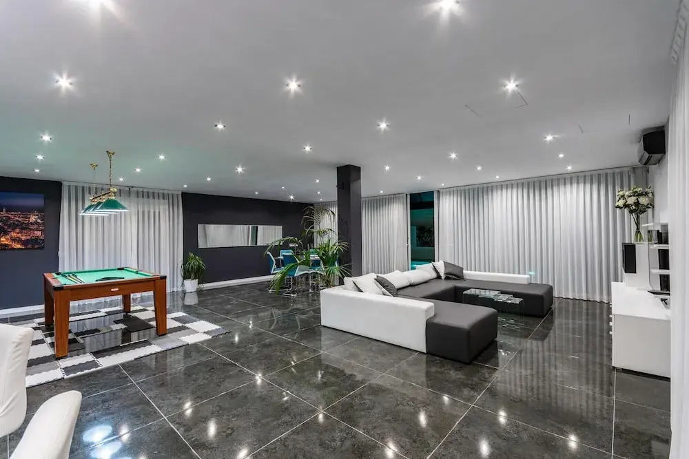 Luxurious Villa Iiheated Pool 200 Meters From The Beach Castelldefels-sitges
