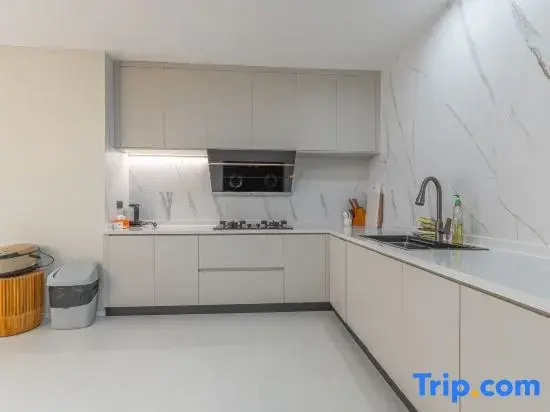 TML-4 bedroom 6 bathroom villa in Pattaya city (private KTV room + pool)