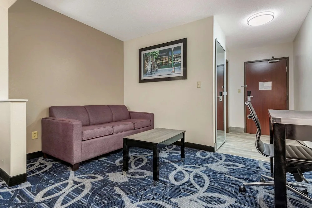 Wingate By Wyndham Liverpool/syracuse