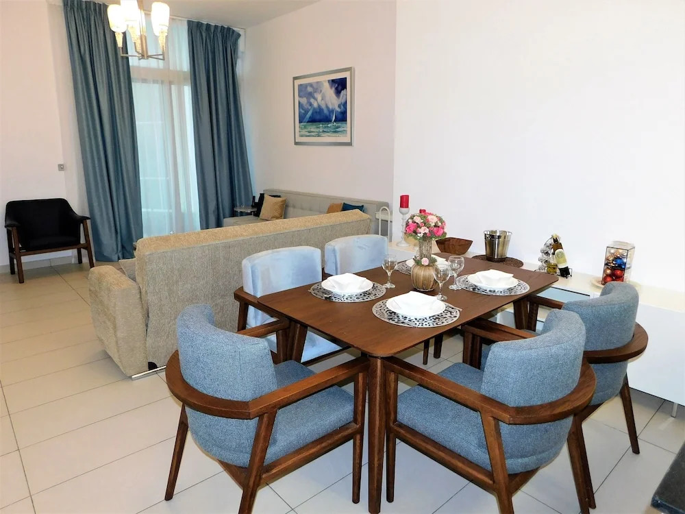 Royal bay Azizi Palm Jumeirah