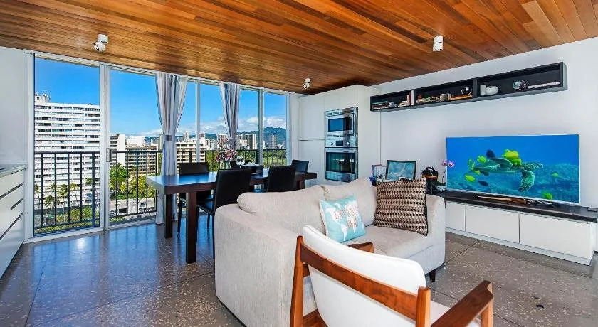 Diamond Head Beach Hotel