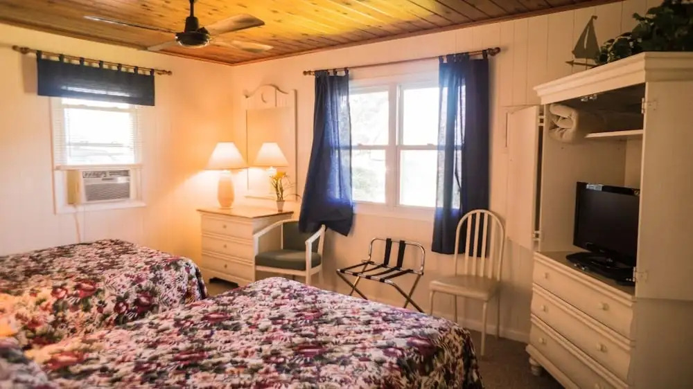 Sun 'N' Sand Motel