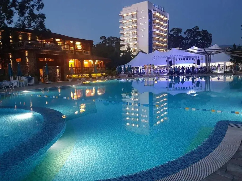 Dreamland Oasis 7 Chakvi
