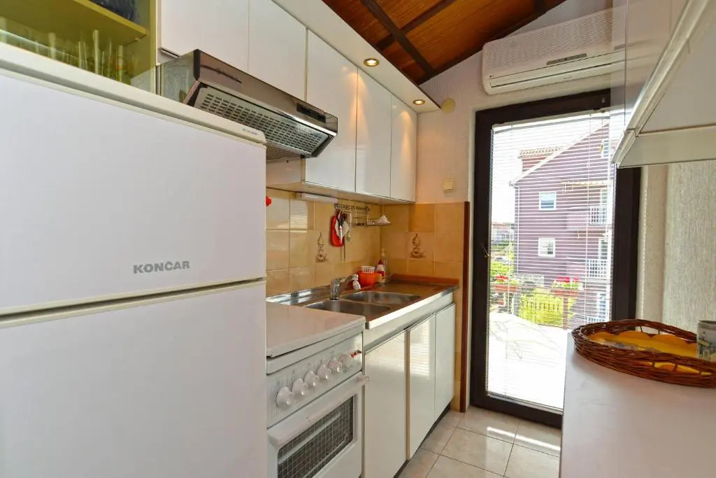 Apartments Fazana 765