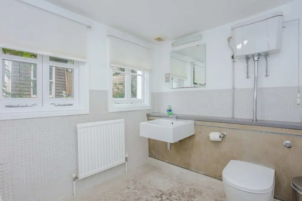 2 Bedroom Flat In Highbury