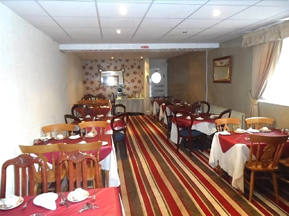 Oakwell Hotel