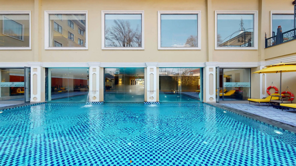 Radisson Collection Hotel & Spa, Riverfront Srinagar