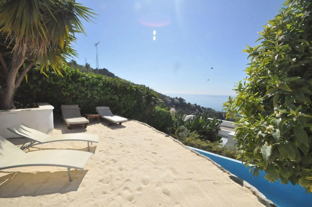 Zen Villa by Hello Homes Sitges