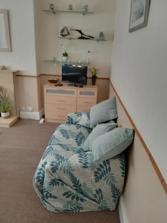 The Shady Corner, Flat 2, 16 Sandy Lane (Adults Only)