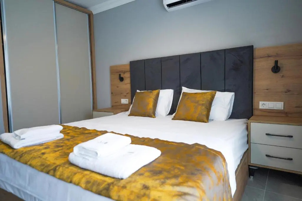 Han Apart Hotel Side