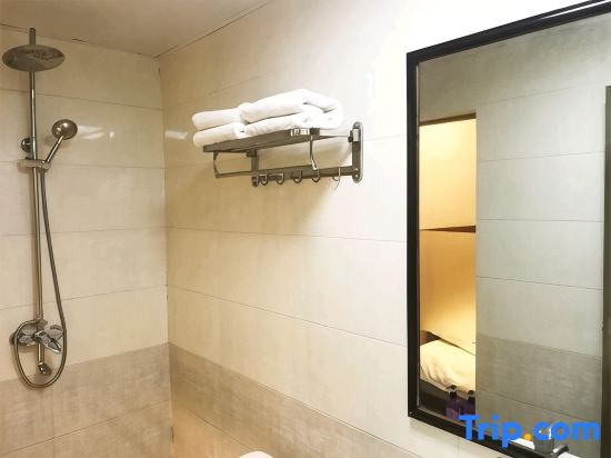 Yiyiju Business Hotel