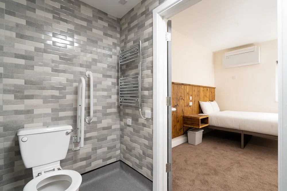 Hotel DC, Stratford