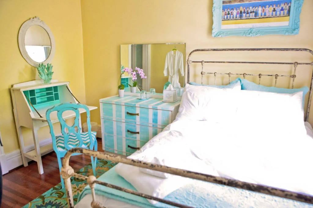 Vintage Chic Inn