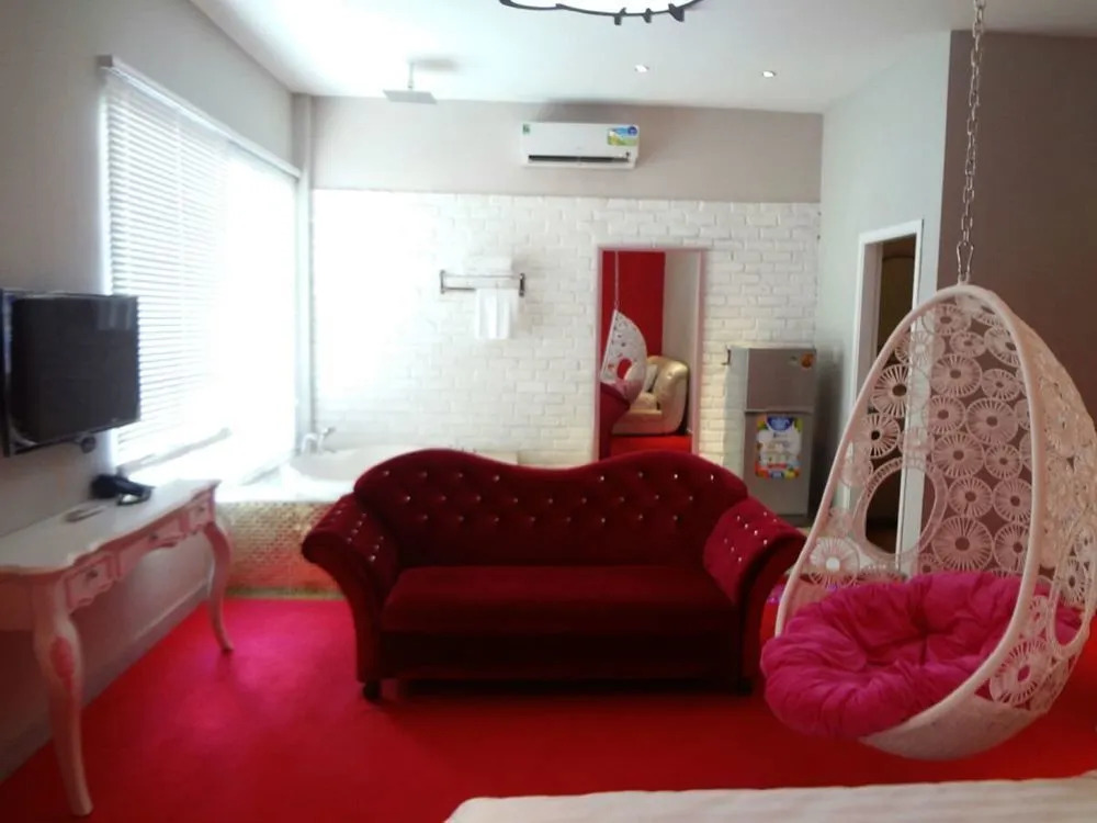 Love Point Hotel