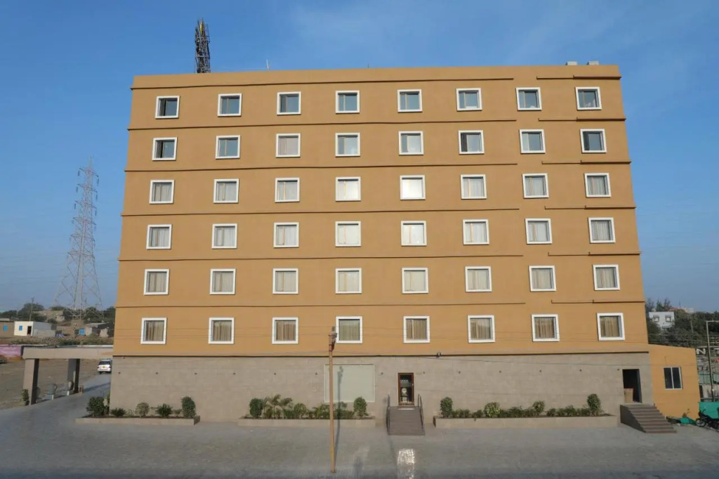 Oaktree Hotel