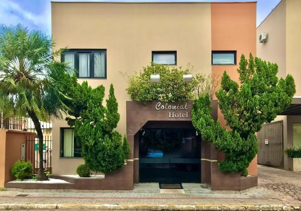 Colonial Hotel