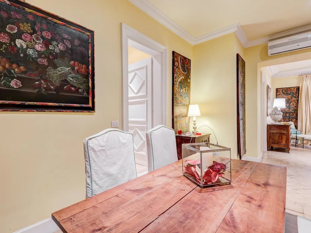 RSH Augustus Luxury Apartment