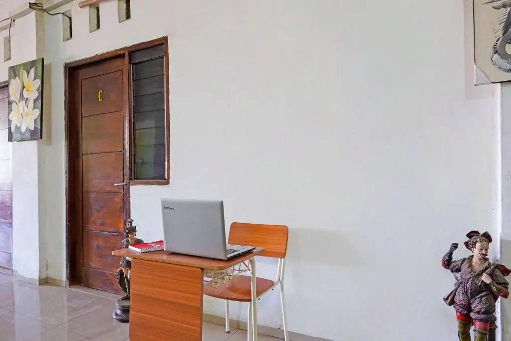 OYO Life 91670 Mannsur Homestay Syariah