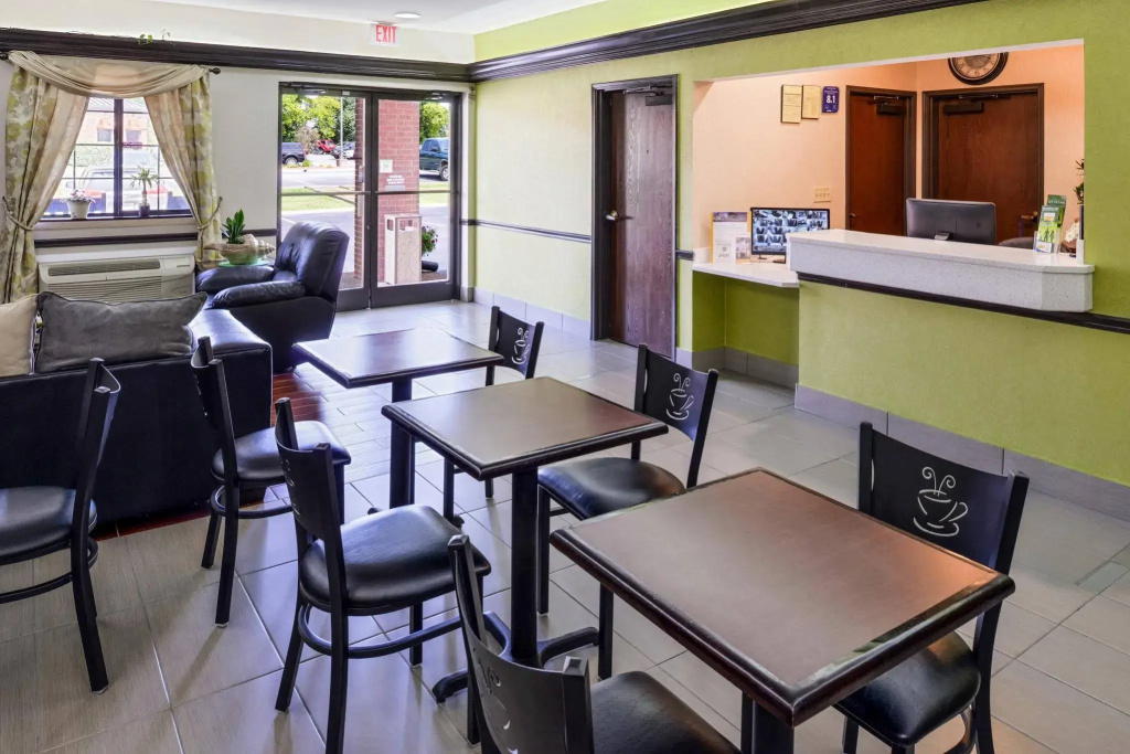 Econo Lodge Inn & Suites Shelbyville