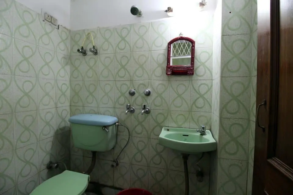 VIP Deluxe Hotel