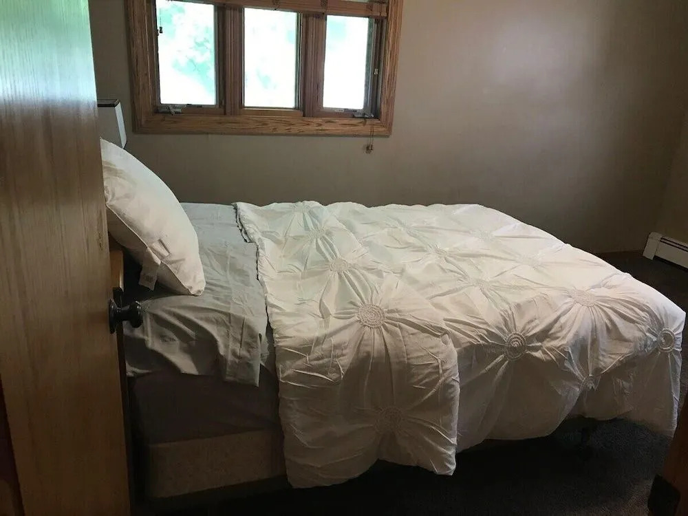 Updated and Cozy 2-bedroom in Rochester