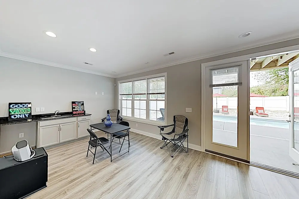 Brand-new W/ Pool & Theater -- Near Beach! 6 Bedroom Home