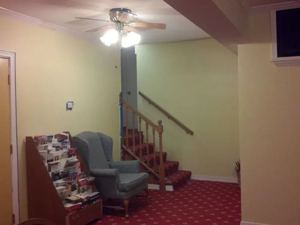 Oswego Inn