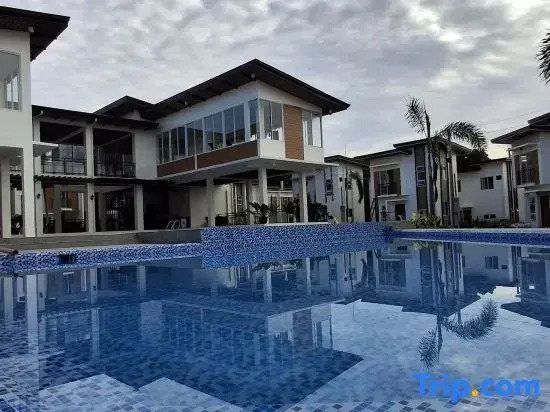 Vacation Home  near Airport and White Sand Beaches