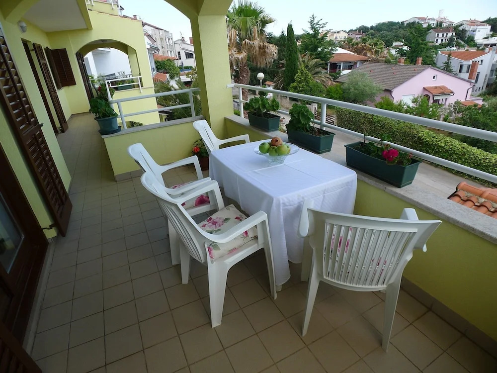 Four Person Apartment With One Bedroom Located Near Beach