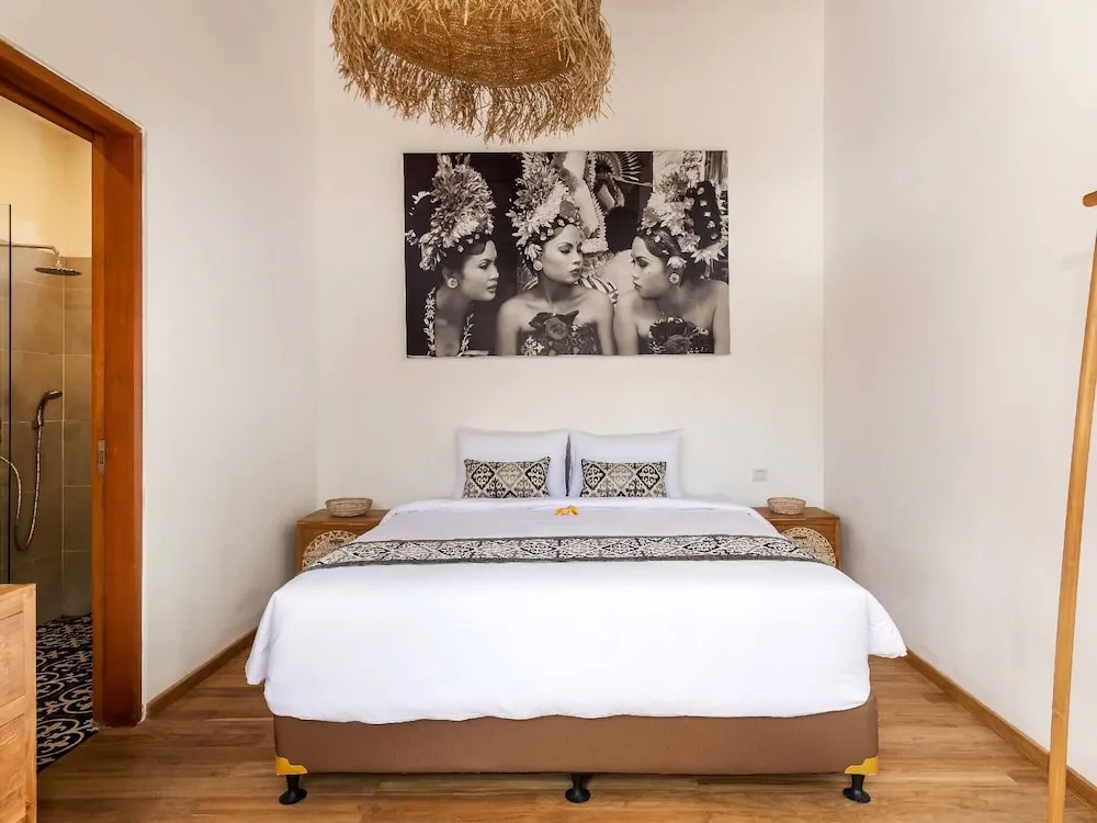 Villa Umara Seminyak Sun, Sand & Style: 5-min Walk to Beach!