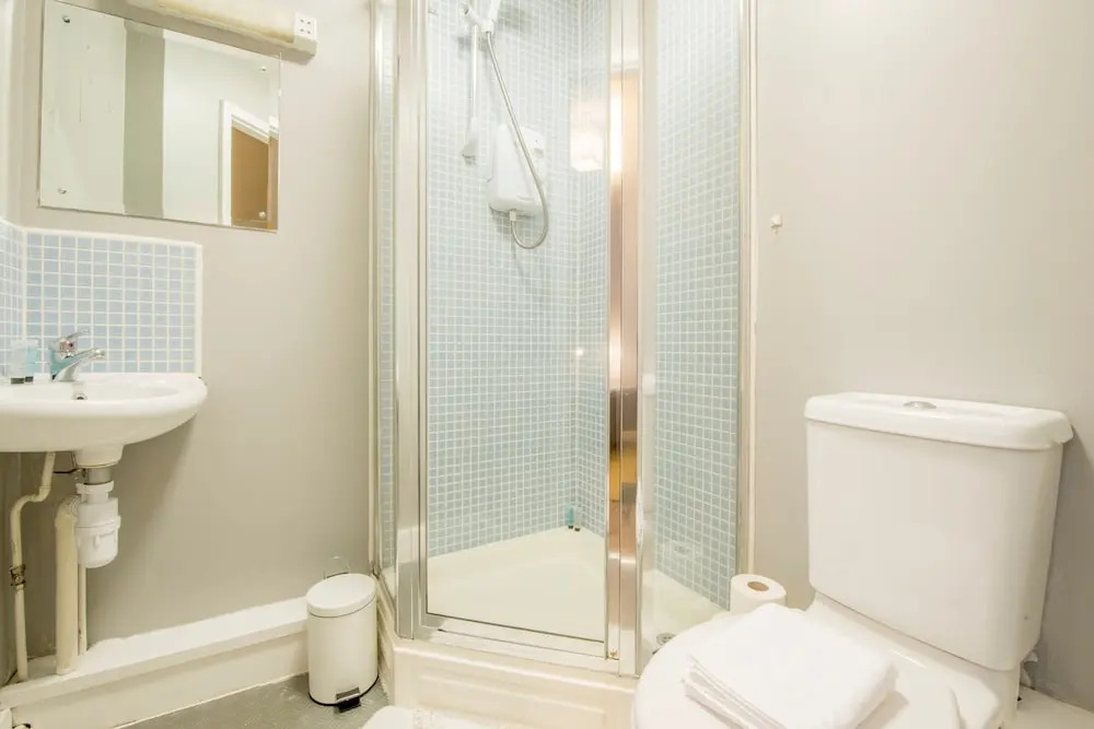 2 Bedroom Apartment Near Manchester Victoria