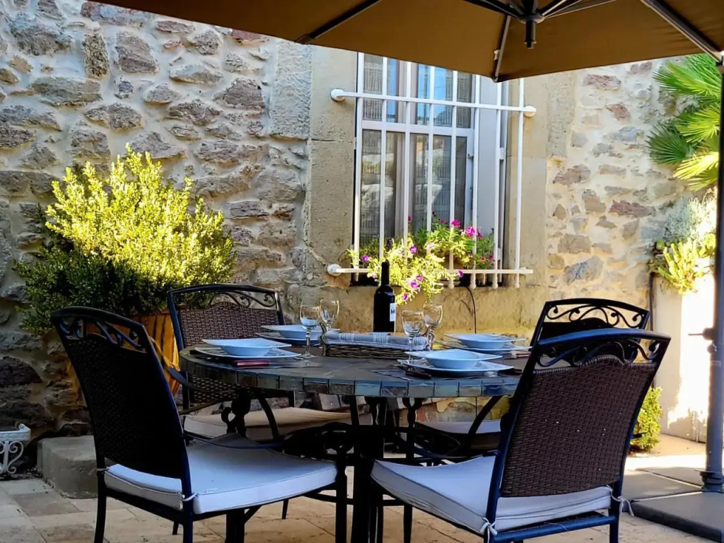 Demeure Vigneronne De Charme B&B