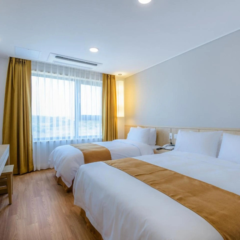 Thira Hotel