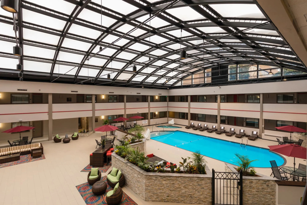 Holiday Inn Brookfield - Milwaukee by IHG