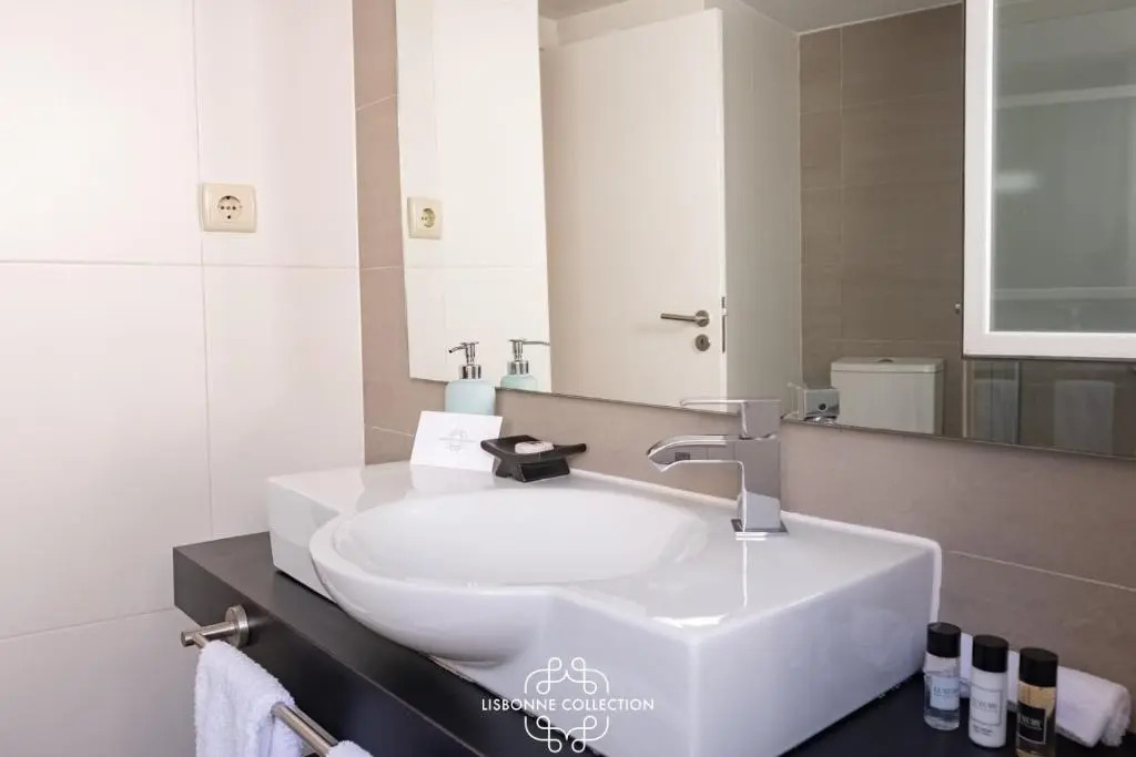 One Bedroom with Terrace in Alfama Centre 75 by Lisbonne Collection