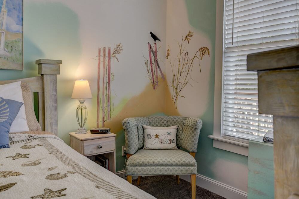 Anchor Inn NSB Bed and Breakfast