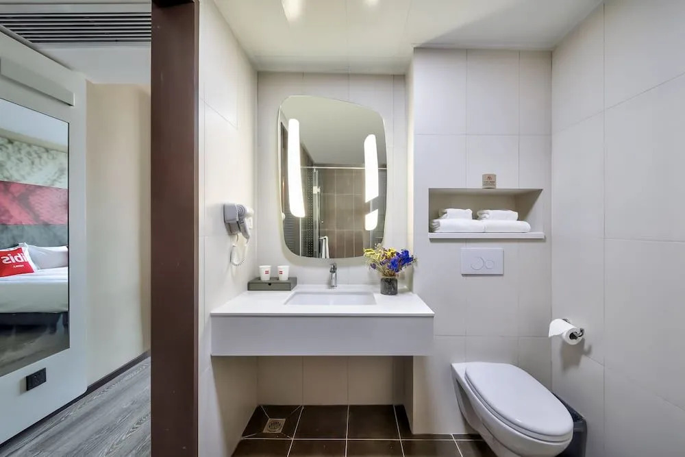 Ibis Nanjing Jiangbei Hongyang New Area Red Sun Plaza Hot
