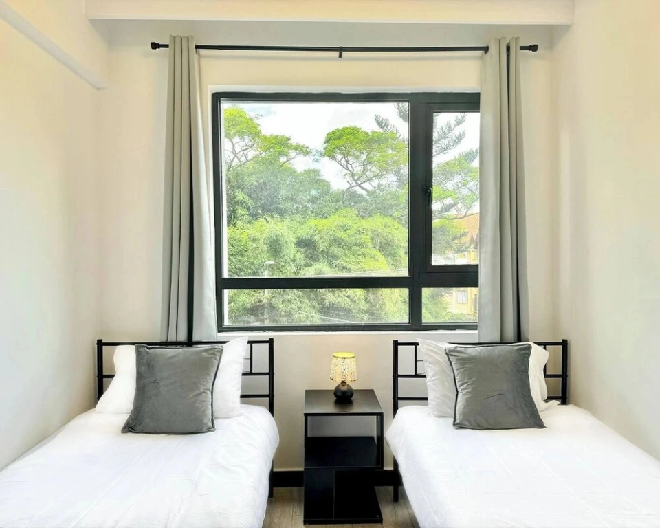 Tranquil 2-bedroom Apartment With Nature and City Views