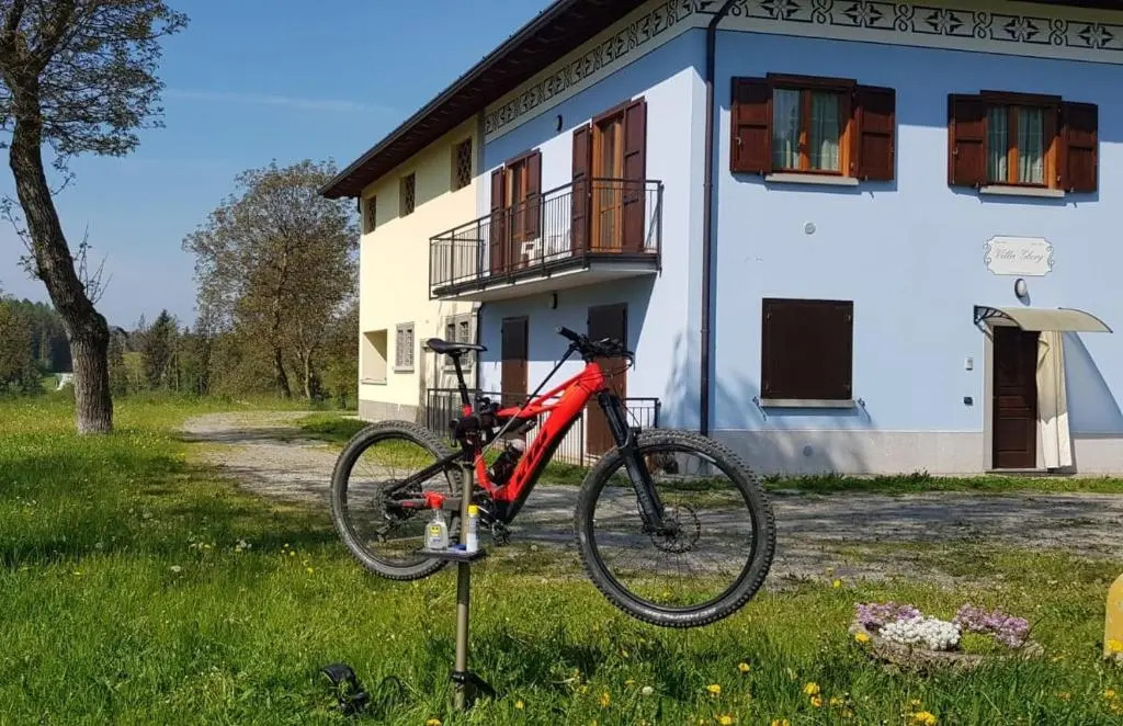 Villa Glory Mountain Lake Iseo Hospitality
