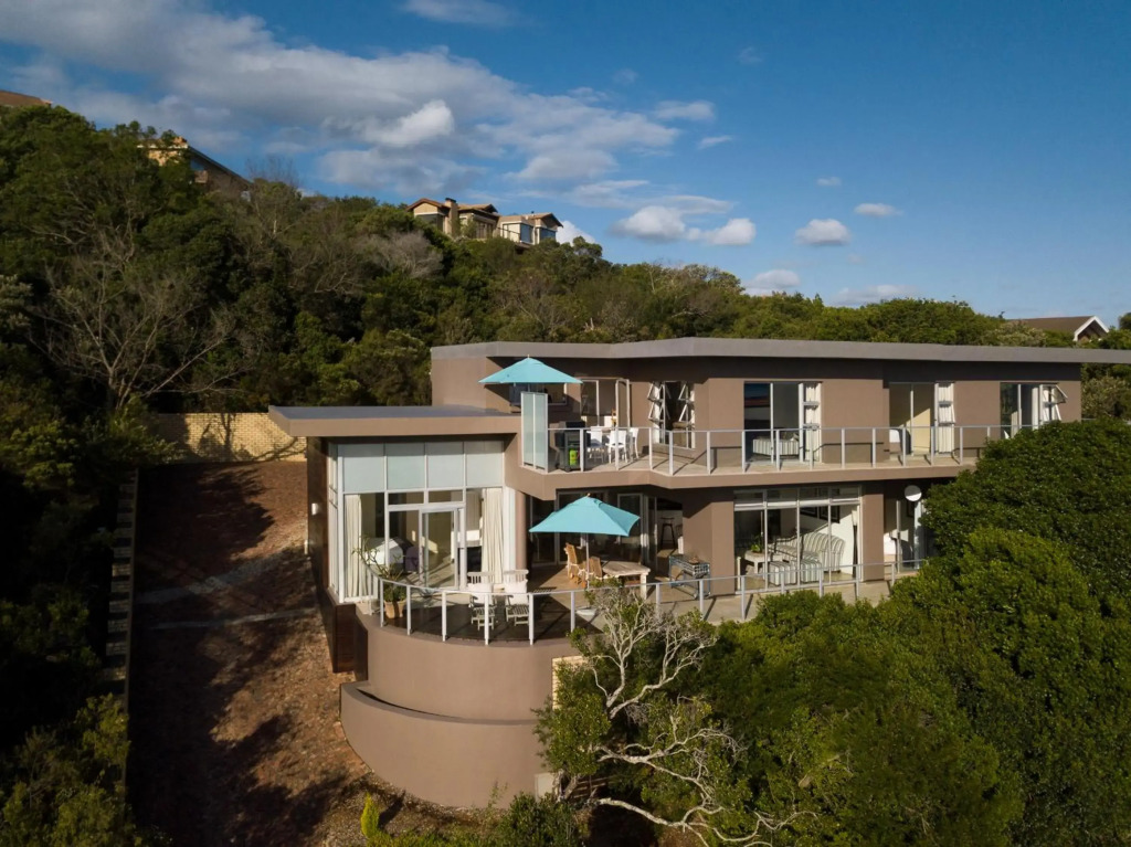 Infinity Blue Luxury Accommodation