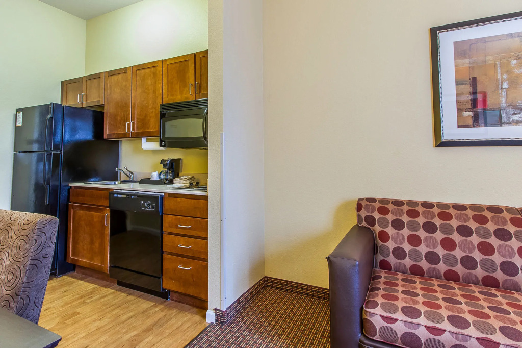Comfort Suites Clarksville near Governors Square Mall