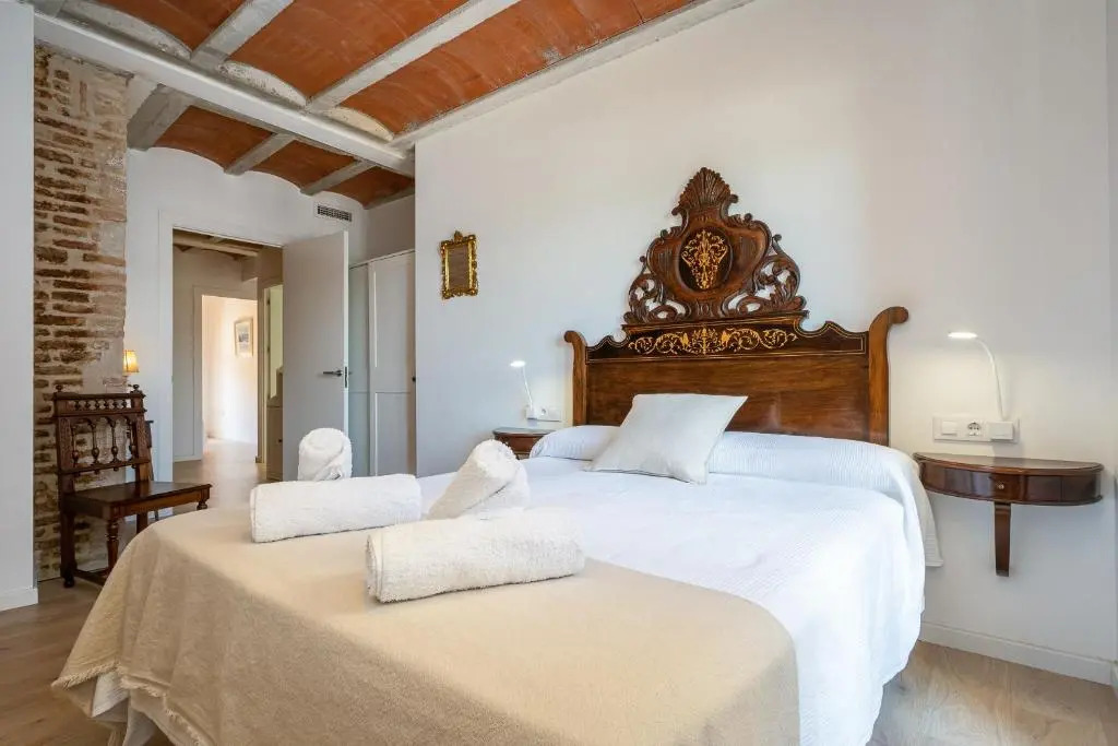 Hauzify I Apartaments Montblanc