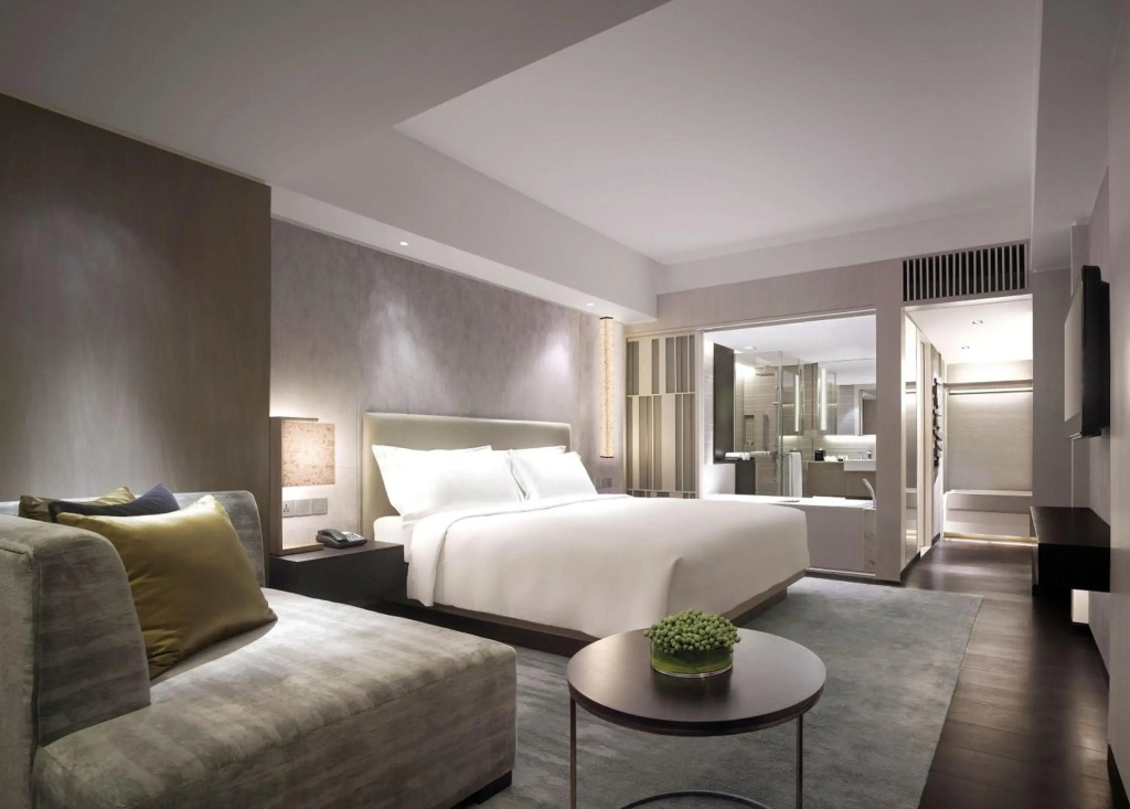 New World Makati Hotel, Manila