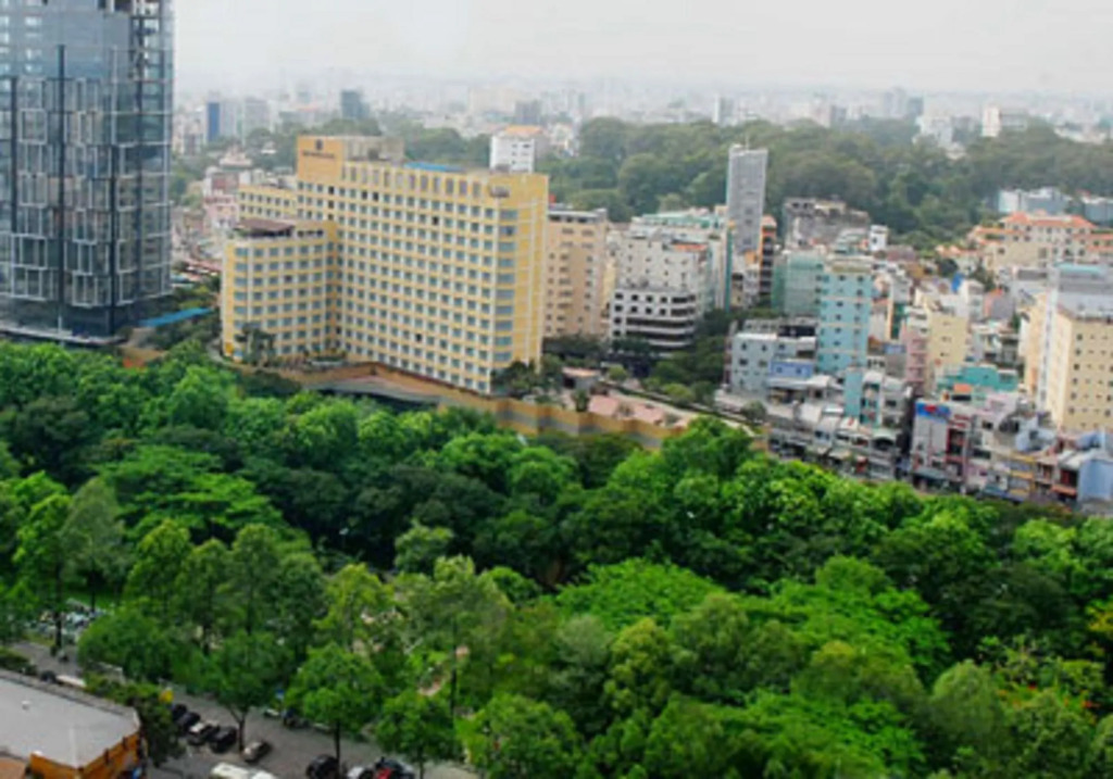 Quy Hung Hotel And Spa Central