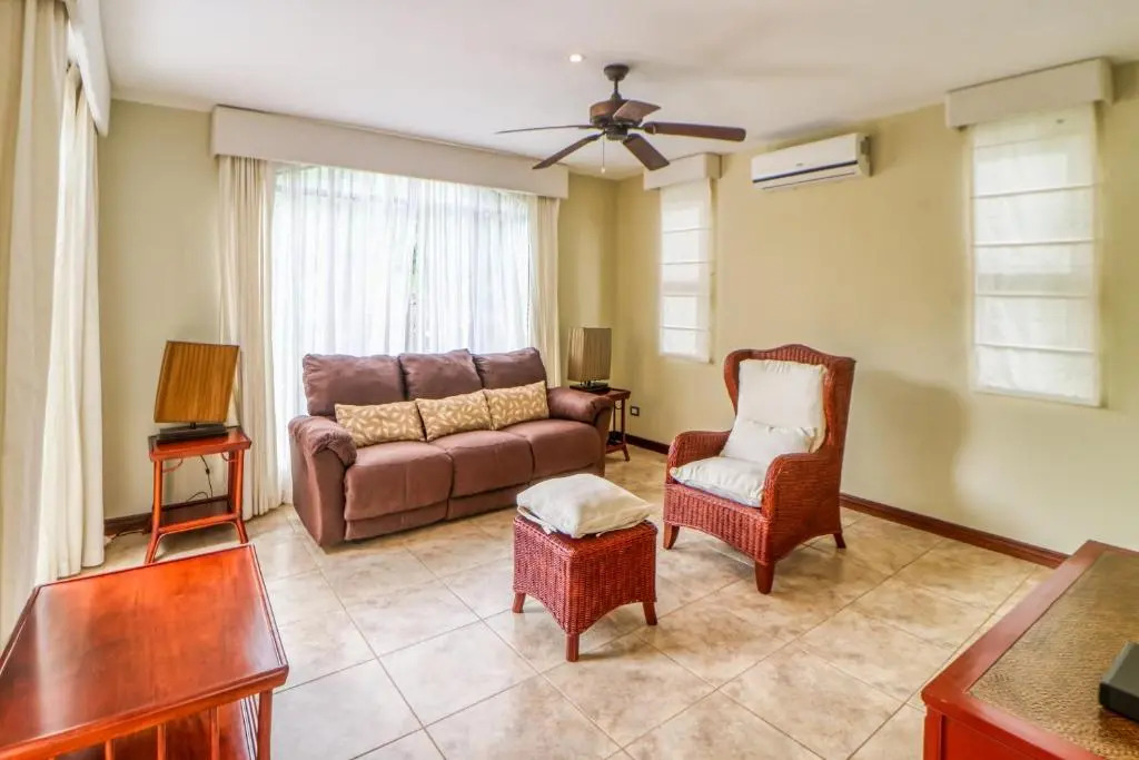 Esterillos Estates Coconut 38