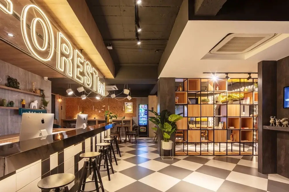 Iforest Hostel - Jing'an Temple Metro Station