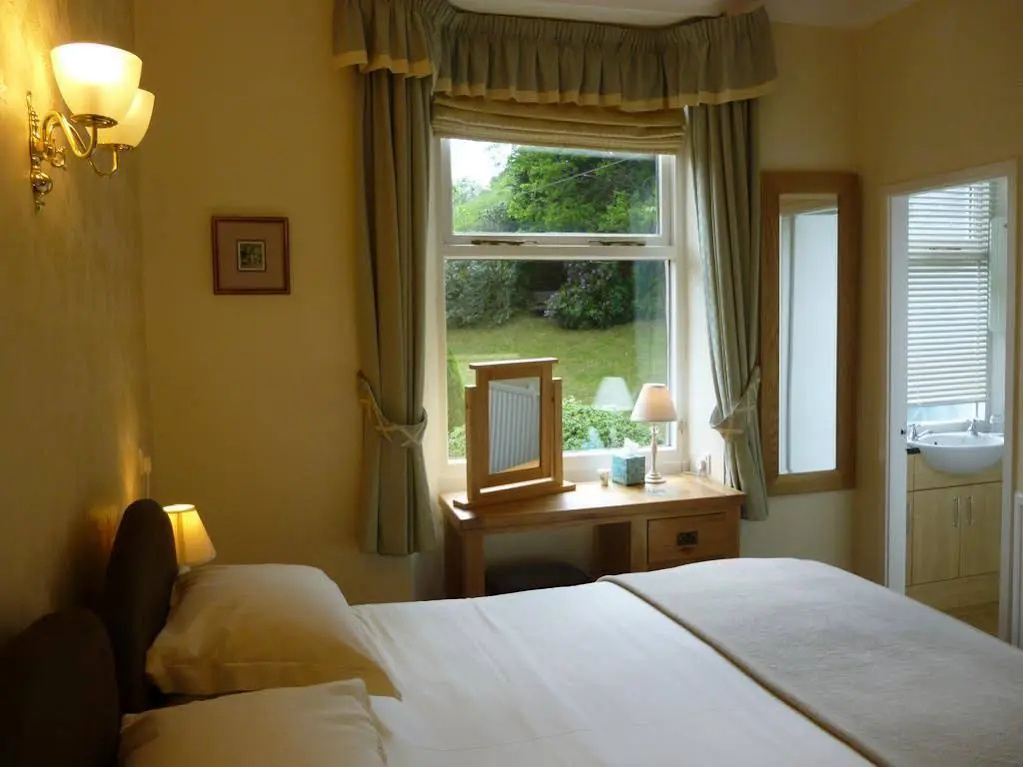 Riverside Bed  Breakfast