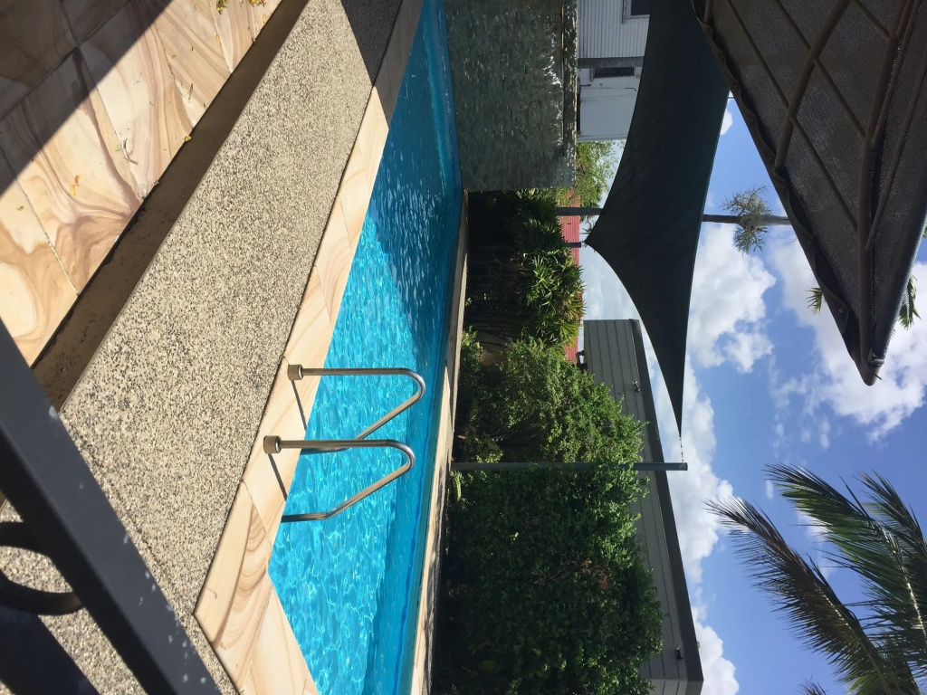 Country Plaza Motor Inn