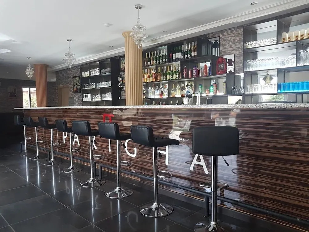 Parigha Hotel