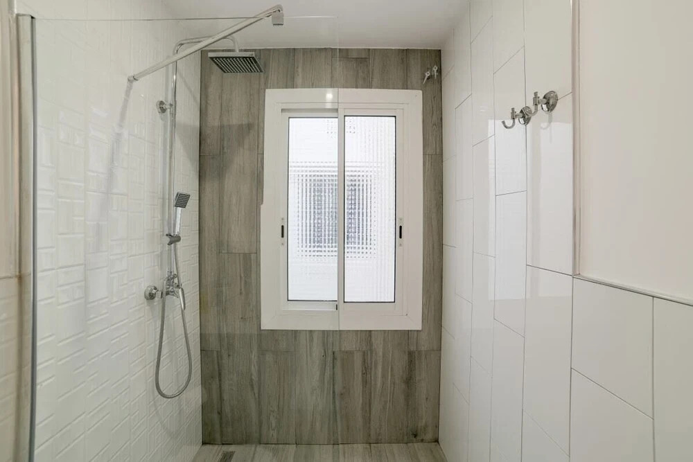 Modern & Chic 2 Bed Apt in Lesseps